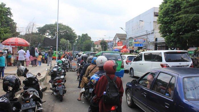 Suasana jelang pergantian tahun di Kota Bogor, Minggu (31/12/2023).