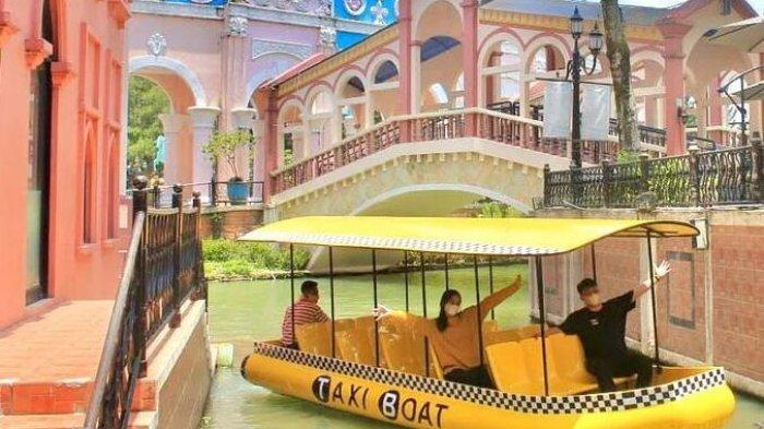 Little Venice, tempat wisata instagramable yang mengusung tema bergaya kota Venesia, Italia.