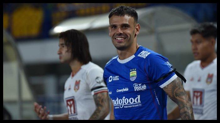 Winger atau gelandang serang Persib Bandung asal Spanyol, Tyronne Del Pino