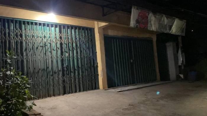 Warung yang menjadi lokasi penganiayaan oleh oknun polisi terhadap ibunya di wilayah Desa Dayeuh, Kecamatan Cileungsi, Kabupaten Bogor, Senin (2/12/2024).