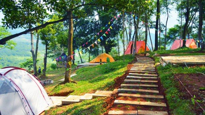 Liburan ke Granada Land di Tanjungsari, Bogor, wisatawan dapat berkemah dan menikmati pemandangan alam yang indah, Kamis (8/9/2022).