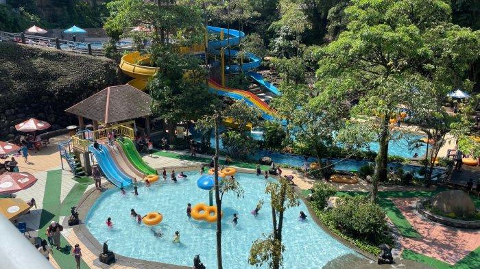 Water Park SKI menjadi salah satu destinasi wisata air favorit keluarga dan pelajar di kawasan Bogor. Terletak di area SKI Tajur, tempat ini menawarkan berbagai wahana seru yang cocok untuk liburan akhir pekan.