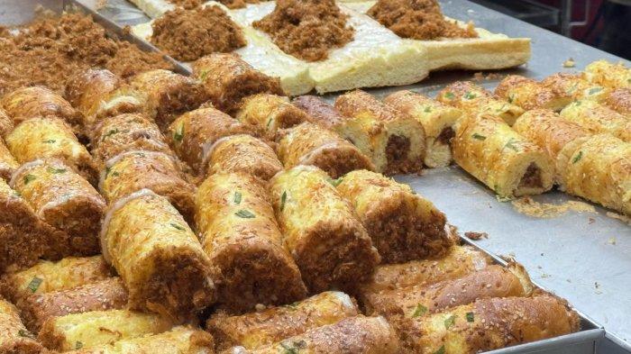 KULINER BOGOR - Abon Gulung Bogor Raya bisa jadi pilihan oleh-oleh unik khas Kota Hujan. Menu yang ditawarkan ada abon original, abon spicy, dan abon keju.