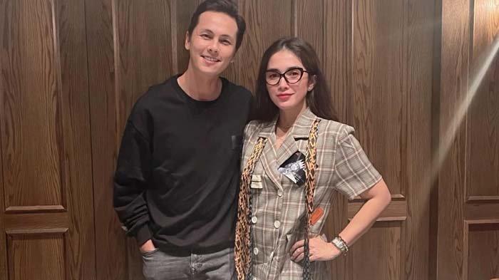 Pasangan selebriti Andhika Pratama dan Ussy Sulistyawati