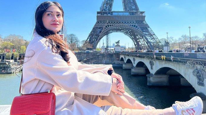 Sosok dan profil Icha Annisa Faradilla, artis sekaligus pebisnis yang dituding santet Stevie Agnecya. Ternyata dulu pernah viral lolos dari maut hingga alami depresi.