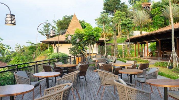 Pemandangan sekitar tempat kuliner Bogor ini sangat cantik. Akasha Restaurant & Resort menyediakan hidangan Nusantara, Barat, Asia, dan Italia untuk bukber.