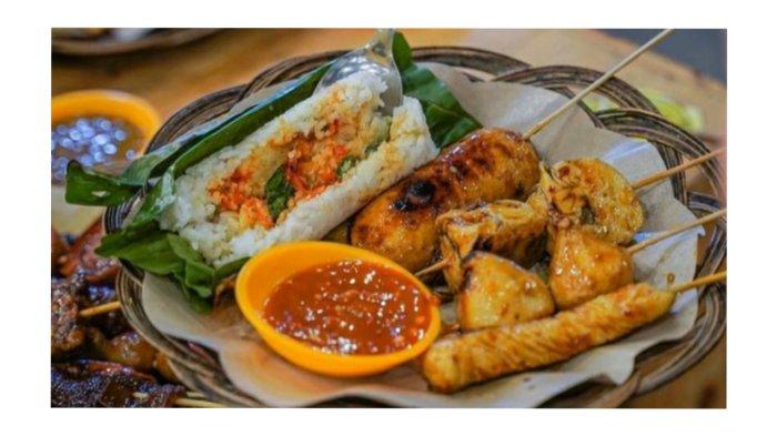 Nikmatnya nasi bakar dan sate-satean di Angkringan Sendok Melintir jadi kuliner Bogor yang ramai dikunjungi pembeli sebab harganya murah dan makanannya yang lezat.