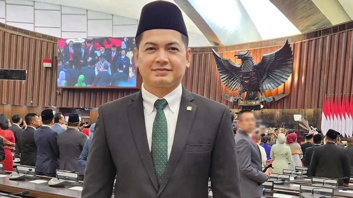 Intip harta kekayaan Tommy Kurniawan, artis idola emak-emak yang jadi bacaleg dapil Kabupaten Bogor. Tommy punya kekayaan fantastis dengan utang yang bertambah Rp2 miliar dalam satu tahun