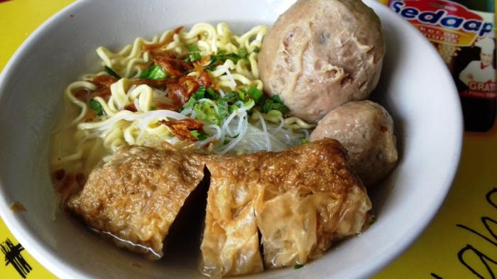Bakso Gulung Bogor kuliner Bogor yang unik, mulai dari bentuk hingga tekstur dan rasanya.