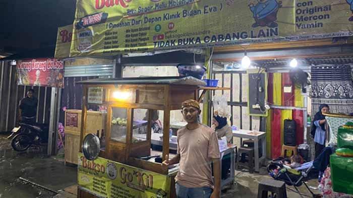 Bakso Gokil Mas Indra di Ciampea, Kabupaten Bogor, Jawa Barat.