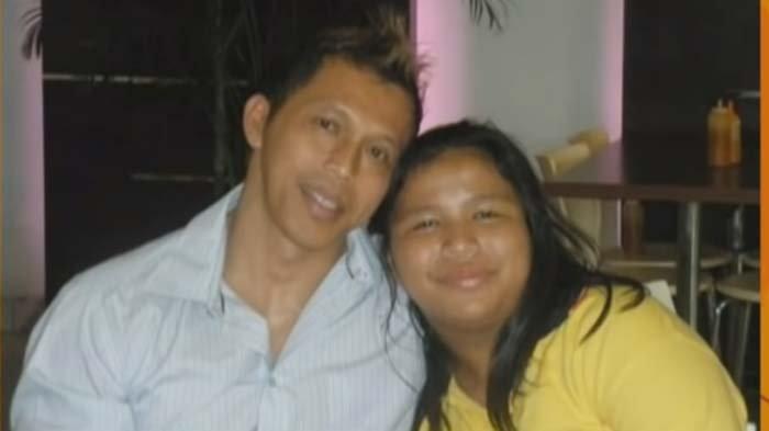 Curhatan anak aktor Bang Tigor yang tak akur dengan ayahnya. Anak bang Tigor, Abel mengaku kesal karena diminta pindah agama oleh sang papa.