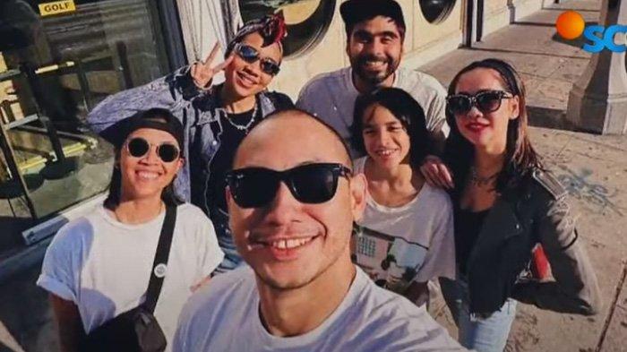 Momen kebersamaan Tiko kekasih Bunga Citra Lestari dengan adik Ashraf Sinclair