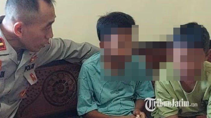 Sosok dua bocah yang nekat ke Jakarta pasca dijemput dan berada di Mapolsek Pangarengan, Kabupaten Sampang, Madura, Selasa (21/11/2023).