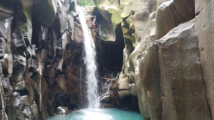 Curug Cikuluwung di Pamijahan, jadi tempat wisata Bogor yang keindahannya wajib dinikmati di akhir pekan.