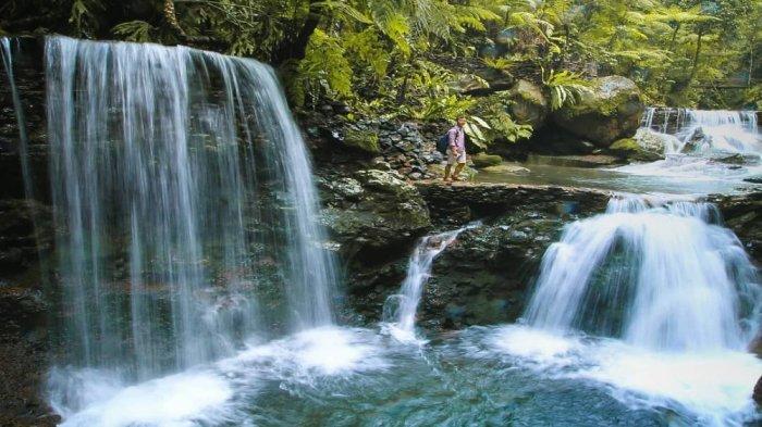 Curug Pangeran, tempat wisata air terjun di Bogor yang kealamiannya masih terjaga karena masuk di dalam kawasan Taman Nasional Gunung Halimun Salak.