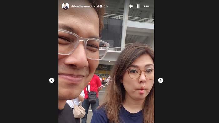 Momen Delon Thamrin dan sang istri, Aida mengikuti Misa Akbar di GBK hari ini, Kamis (5/9/2024).