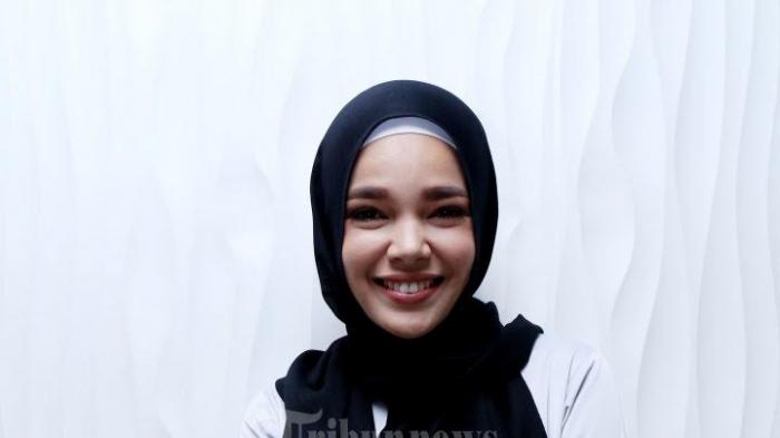 Inilah 6 Model Cantik yang Kini Sudah Menggunakan Hijab dan Menutup
