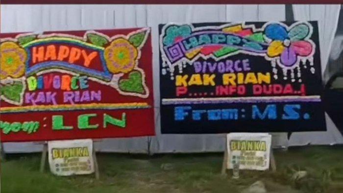 Karangan bunga dalam pesta perceraian Rian Maulana di Lampung