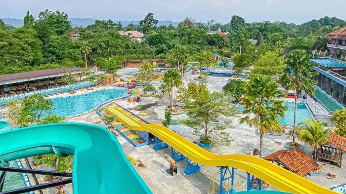 Coba seluncuran air yang ikonik di Gumati Waterpark, salah satu tempat wisata yang bisa kamu kunjungi di Bogor.