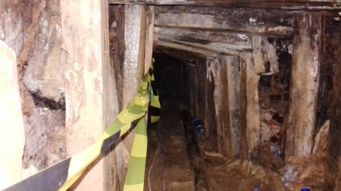Lorong di Lubang Kunti yang menimbun 12 gurandil di Gunung Pongkor, Kecamatan Nanggung, Kabupaten Bogor, Jawa Barat.