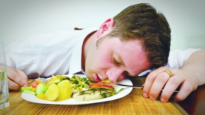 Simak Tips dan Trik cara tidak mengantuk setelah makan. dr Zaidul Akbar menyarankan anda untuk mengonsumsi 4 bahan ini sebelum makan.