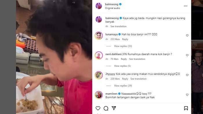 BAIM WONG KEBANJIRAN: Tangkapan layar momen Baim Wong merekam dirinya makan sahur di tengah banjir, Selasa (4/3/2025). Viral momen miris Baim Wong makan sahur di tengah kepungan banjir. Kondisi kantor Baim suami Paula Verhoeven itu bikin publik syok.