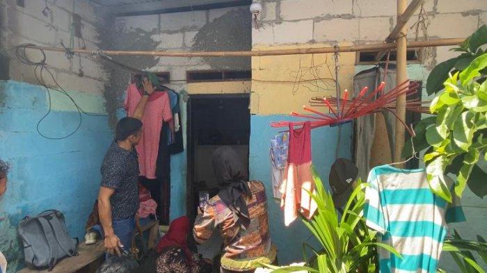 Rumah bocah kecil yang menangis kelaparan di wilayah Desa Rawapanjang, Kecamatan Bojonggede, Kabupaten Bogor, Selasa (7/5/2024). (Muamarrudin Irfani)
