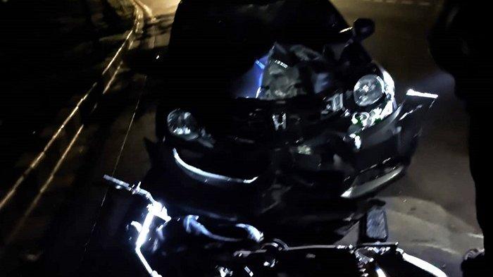 Kendaraan terlibat kecelakaan yang diduga melibatkan anggota Brimob dengan warga sipil hingga tewas di sekitaran Stadion Pakansari, Kabupaten Bogor (Istimewa)