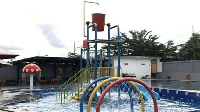 Taman Air Gunung Handeuleum merupakan tempat wisata yang murah meriah di Bogor. Akan tetapi, tempat wisata ini punya banyak permainan yang menyenangkan.