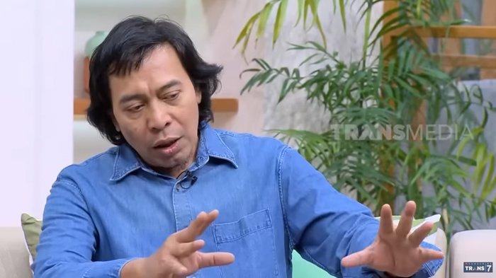 Sosok komedian Komeng diam-diam nyaleg tanpa partai politik. Belakangan harta kekayaan Komeng yang ingin jadi wakil rakyat pun jadi sorotan.