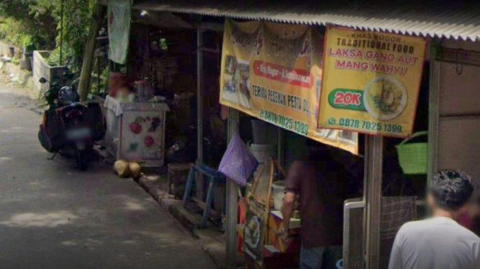 Dari sekian banyak penjual laksa, Laksa Gang Aut Mang Wahyu ini jadi kuliner Bogor yang masih populer hingga saat ini.