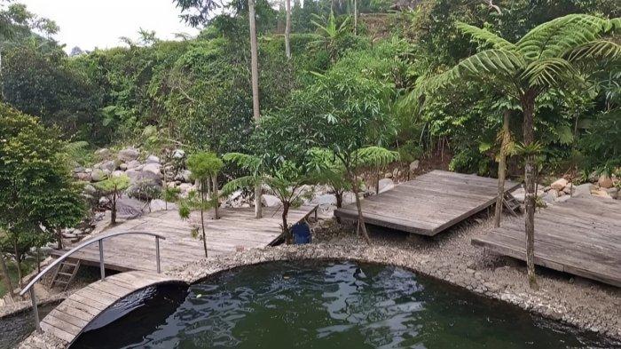 
Keindahan tempat wisata Batu Tulis Bogor, surga tersembunyi di kaki Gunung Salak. 
