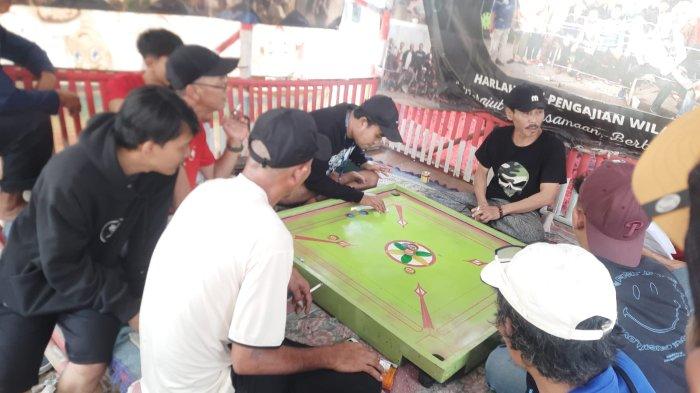 Lomba karambol warga RT 01/03 Kelurahan Cibadak Tanah Sareal, Kota Bogor.