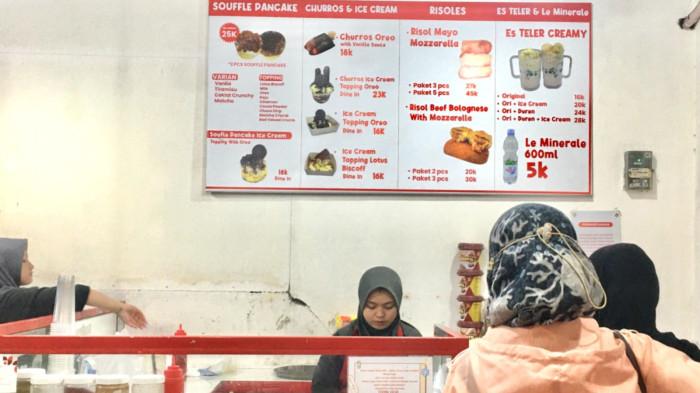 KULINER BOGOR - Menu yang tersedia di De Souffle, Bogor. Souffle kekinian dengan beraneka ragam topping yang viral di media sosial.