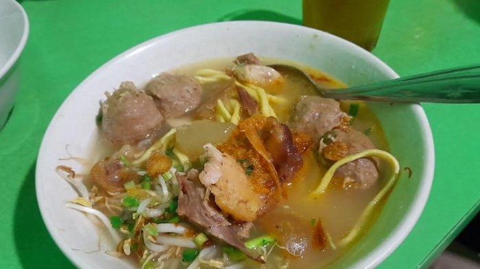 Mie Kocok Mawar di Jalan DR Sumeru, Bogor Tengah, Senin (3/1/2022)