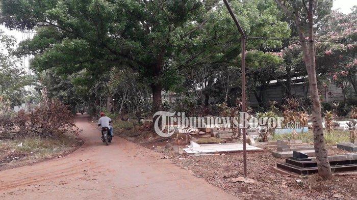 Jalan Gang Kunti di perkampungan Bogor.
