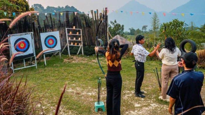TEMPAT WISATA BOGOR - KM Zero Resort merupakan tempat wisata populer di Sentul Bogor yang bebas tiket masuk alias gratis, wisata ini menawarkan pemandangan alam yang luar biasa dengan udara yang segar dan jauh dari hiruk-pikuk perkotaan.