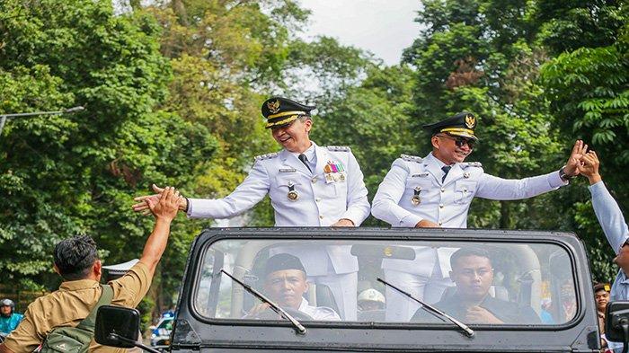 DILANTIK DI ISTANA -- Dedie A Rachim dan Jenal Mutaqin, Wali Kota dan Wali Kota Bogor pertama yang dilantik langsung oleh Presiden Prabowo di Istana Negara.