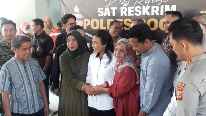 Penyerahan bayi yang tertukar di Mako Polres Bogor, Jumat (29/9/2023).