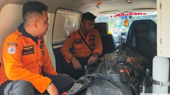 Dok BPBD -- Seorang pemuda berinisial K (21) yang dilaporkan hanyut di Sungai Cileungsi pada Selasa kemarin ditemukan tim SAR dalam kondisi sudah meninggal dunia pada Rabu (15/11/2022).