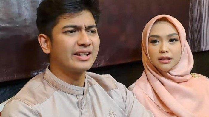 Tak cuma Ria Ricis, Teuku Ryan juga mengkritik pedas istrinya di sidang cerai Pengadilan Agama Jakarta Selatan. Seperti diketahui, Ria dan Ryan resmi bercerai pada 2 Mei 2024 lalu.