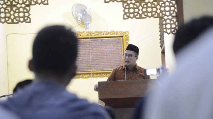ILUSTRASI Kultum Ramadhan - Dalam foto: Rektor IPB menyampaikan ceramah saat tarawih perdana di masjid IPB, Rabu (16/5/2018).