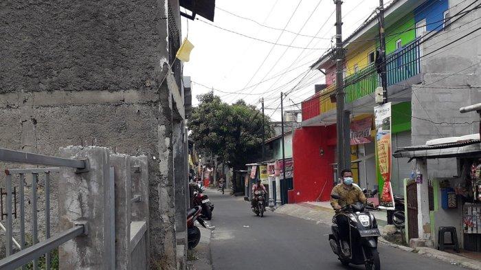 Naufal Fauzy -- Seorang remaja berinisial MR ditemukan meninggal dunia dengan kondisi tergantung di rumahnya di wilayah Kecamatan Sukaraja, Kabupaten Bogor.