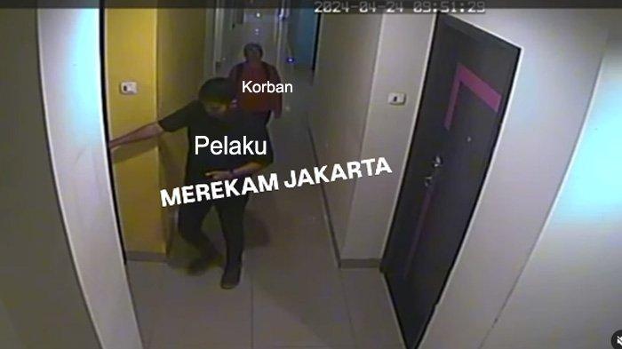 Viral rekaman CCTV yang memperlihatkan detik-detik pelaku pembunuhan mayat wanita dalam koper memasuki kamar hotel. Terlihat dari rekaman CCTV pelaku menggiring korban, Rini Mariany untuk masuk ke dalam kamar hotel