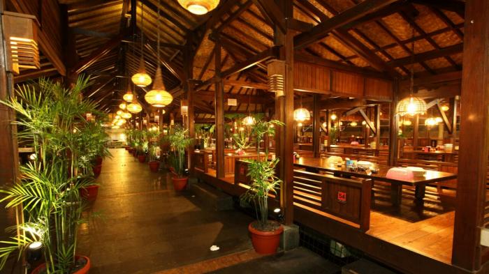 Saung Kuring jadi salah satu restoran dengan sajian kuliner Bogor dengan menu khas Sunda yang lezat dan terkenal. 