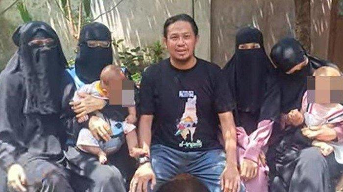 Sosok pria bernama Ruhy Shoheh El-Iryaniy tengah viral karena mengungkap kisahnya yang tiga kali poligami dan punya empat istri