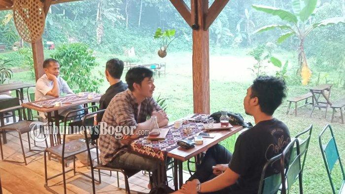 Syahdunya Seruput Kopi Sambil Menikmati Suasana Pedesaan di Rumah Kopi ...