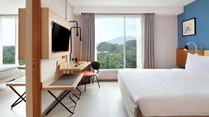 Hotel di Bogor yang memiliki pemandangan keindahan Gunung Salak dengan lokasi strategis anti macet yaitu Ibis Style Bogor.