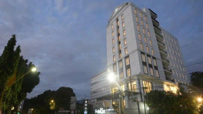 Bangunan megah nan elegan hotel di Bogor, Savero Style. Tamu bisa melihat keindahan pemandangan kota dari balik jendela kamar.