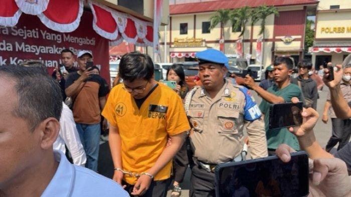 senior nonton film sebelum bunuh mahasiswa ui dalam kamar kos di Beji Depok